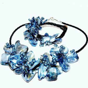 Dyed Mother of Pearl Necklace & Bracelet